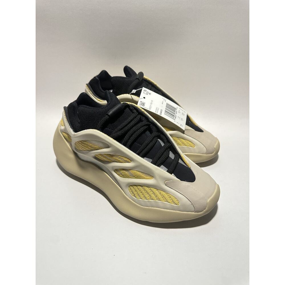Adidas Yeezy 700 V3 'Safflower' - Sz 4.5 (G54853)